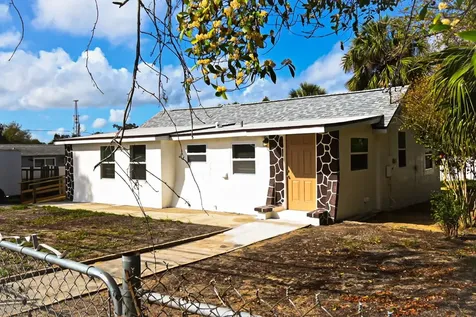 426 S Disston Avenue Tarpon Springs FL 34689