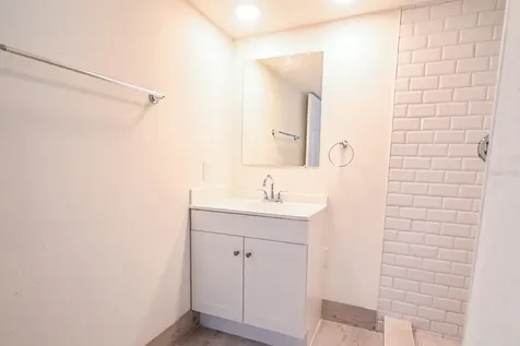 426 S Disston Avenue Tarpon Springs FL 34689