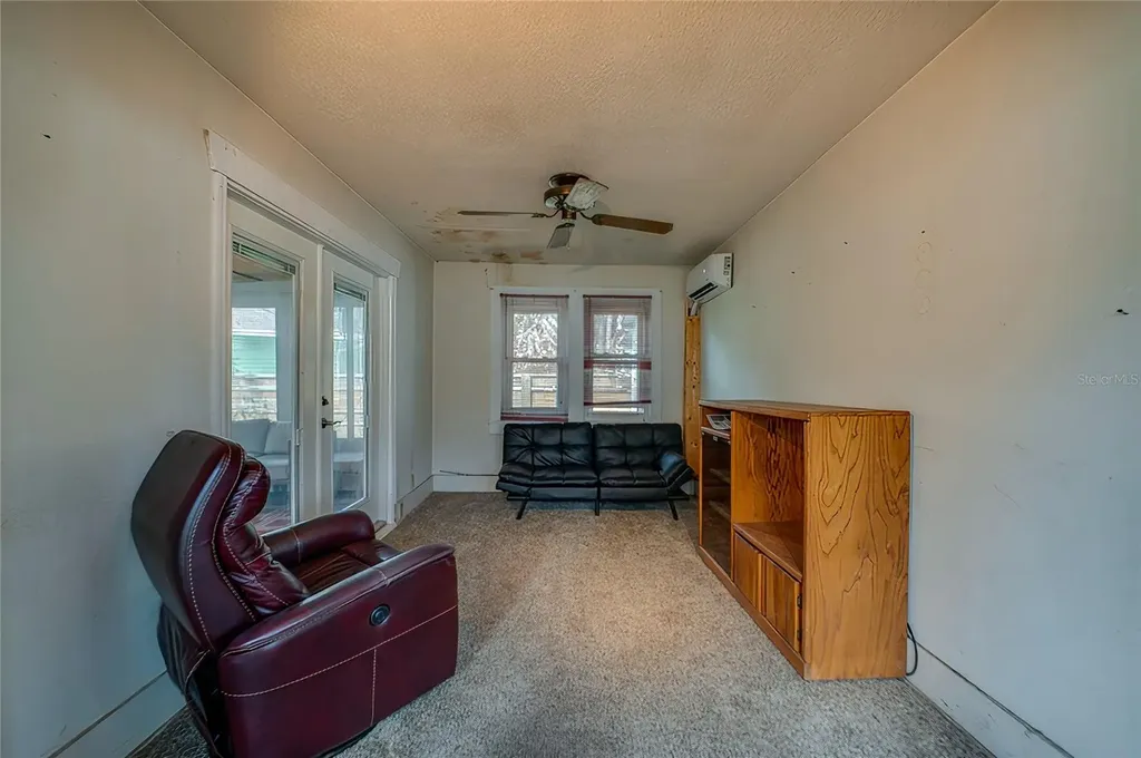 715 Neal Street New Smyrna Beach FL 32168