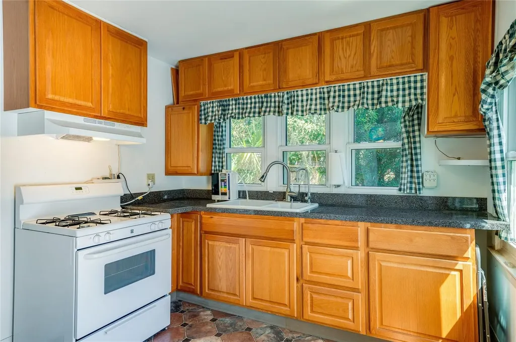 715 Neal Street New Smyrna Beach FL 32168