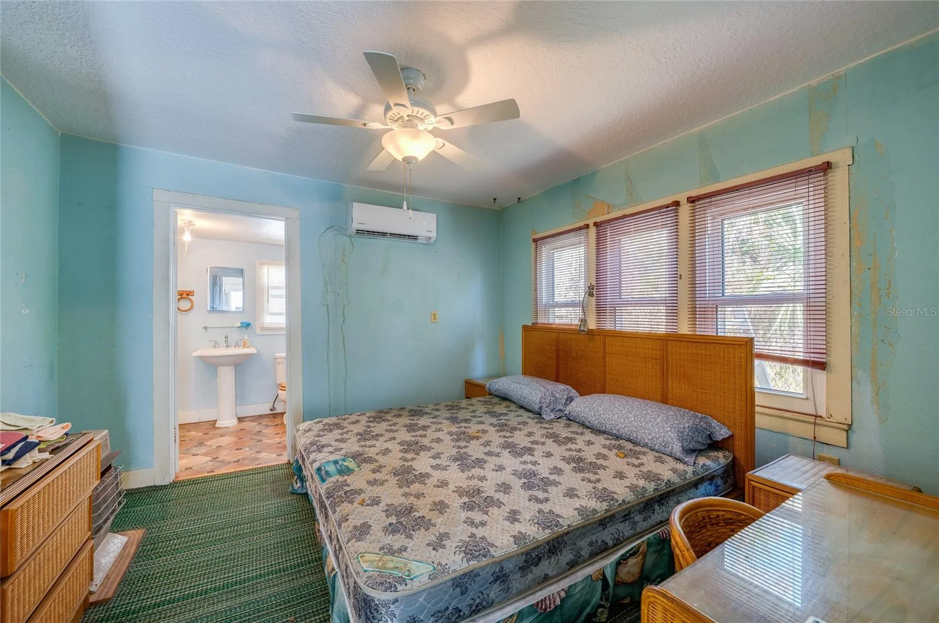 715 Neal Street New Smyrna Beach FL 32168