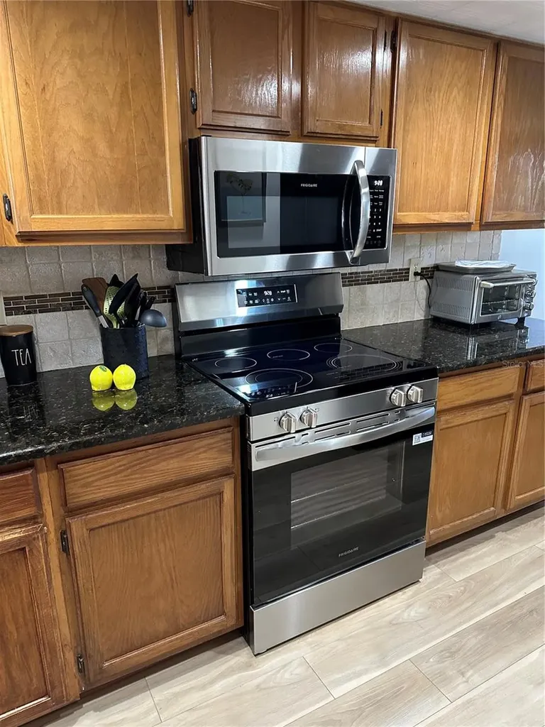 9433 Harbor Greens Way Seminole FL 33776
