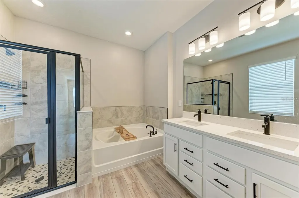 3519 74th Avenue Circle E Sarasota FL 34243