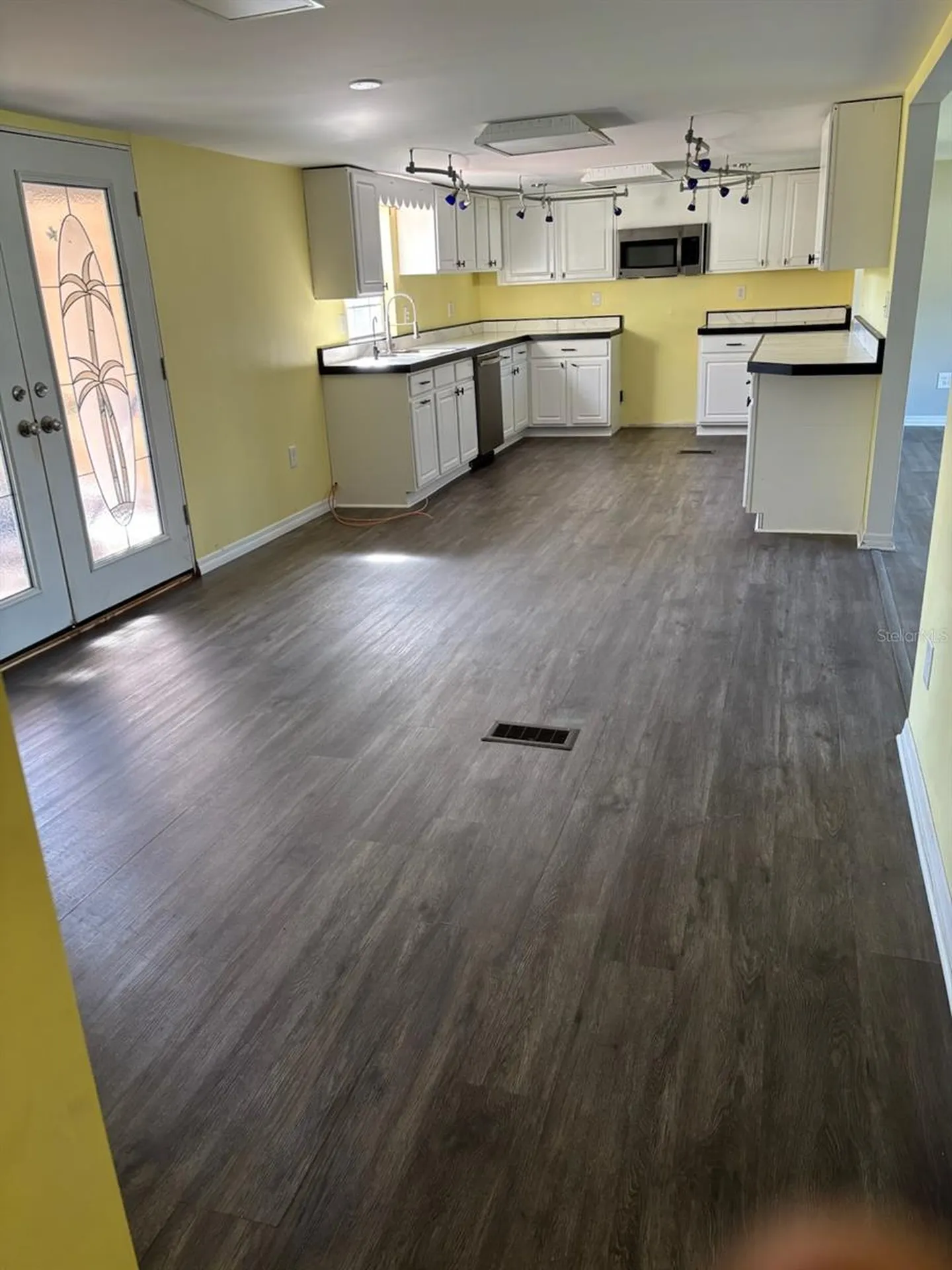 206 Country World Drive E Davenport FL 33897