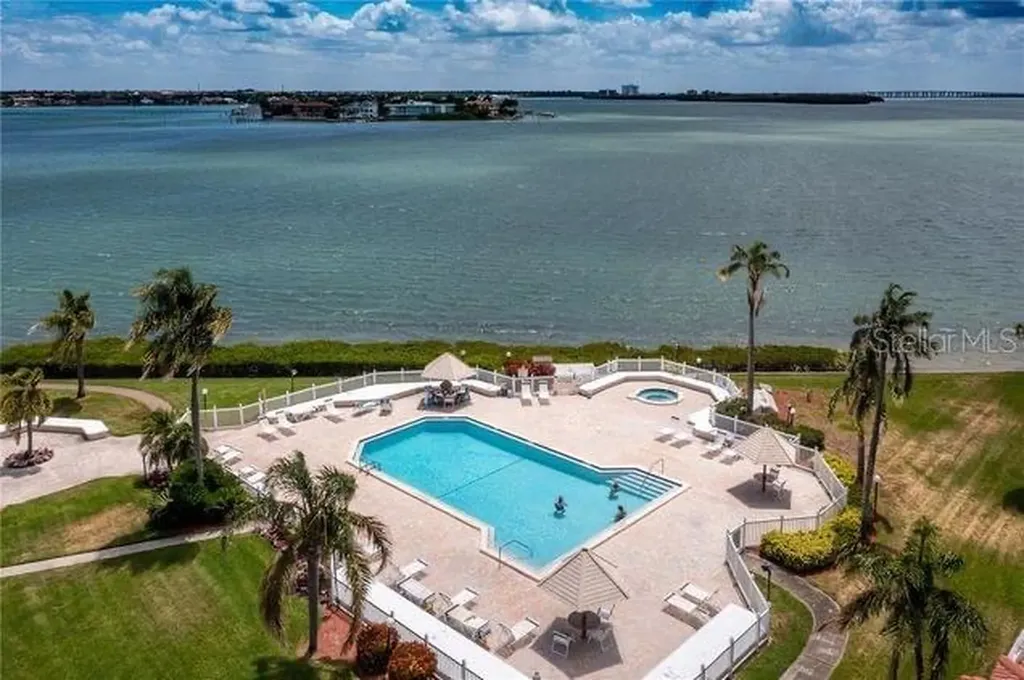 6322 Palma Del Mar Boulevard S St Petersburg FL 33715