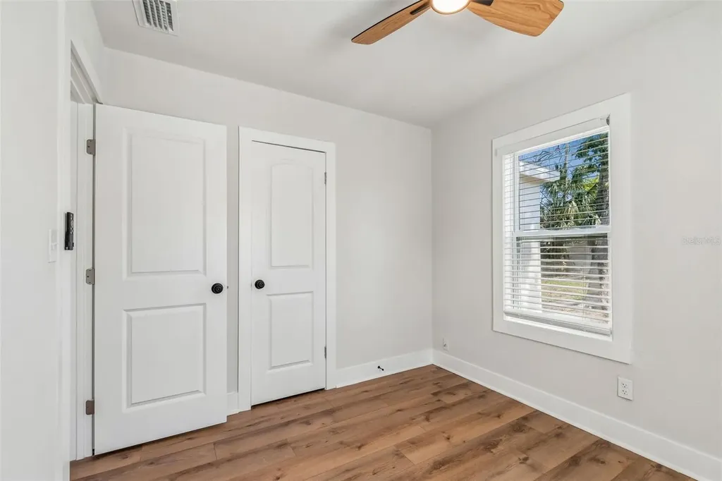 1916 35th Street S St Petersburg FL 33711