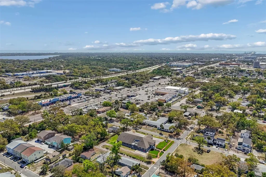 1916 35th Street S St Petersburg FL 33711