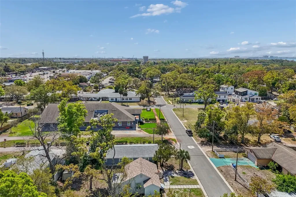 1916 35th Street S St Petersburg FL 33711