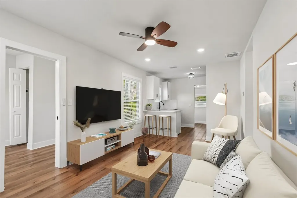 1916 35th Street S St Petersburg FL 33711
