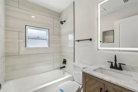 1916 35th Street S St Petersburg FL 33711