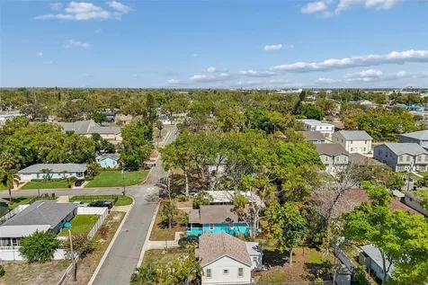 1916 35th Street S St Petersburg FL 33711