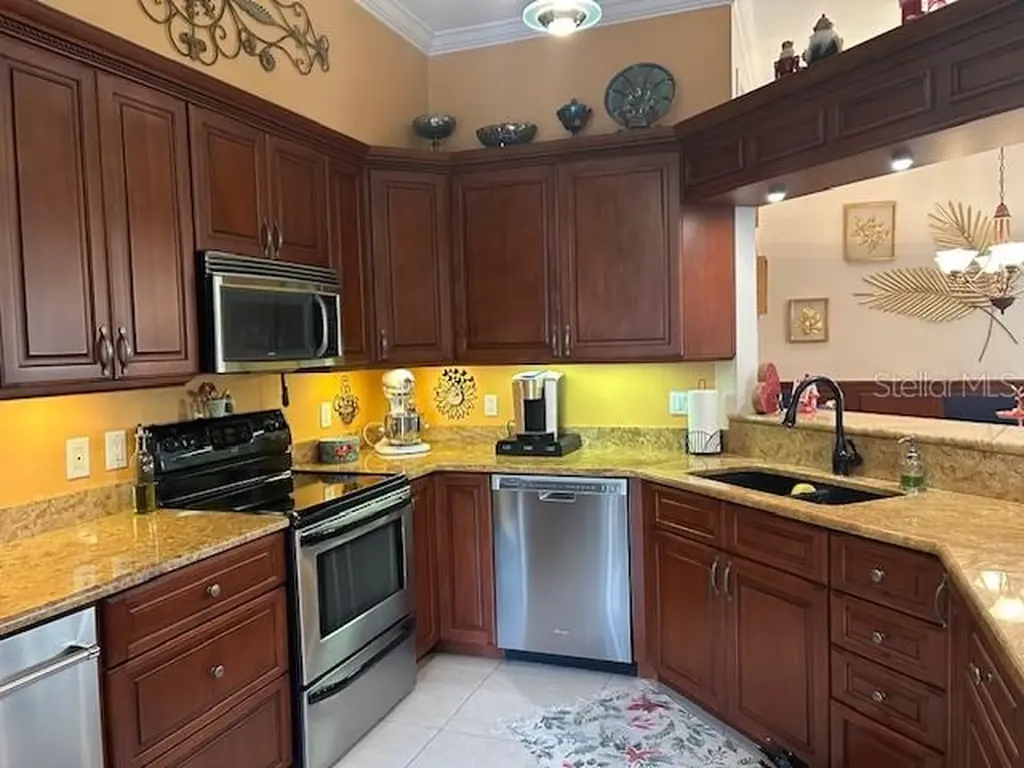 1308 Lake Willisara Circle Orlando FL 32806