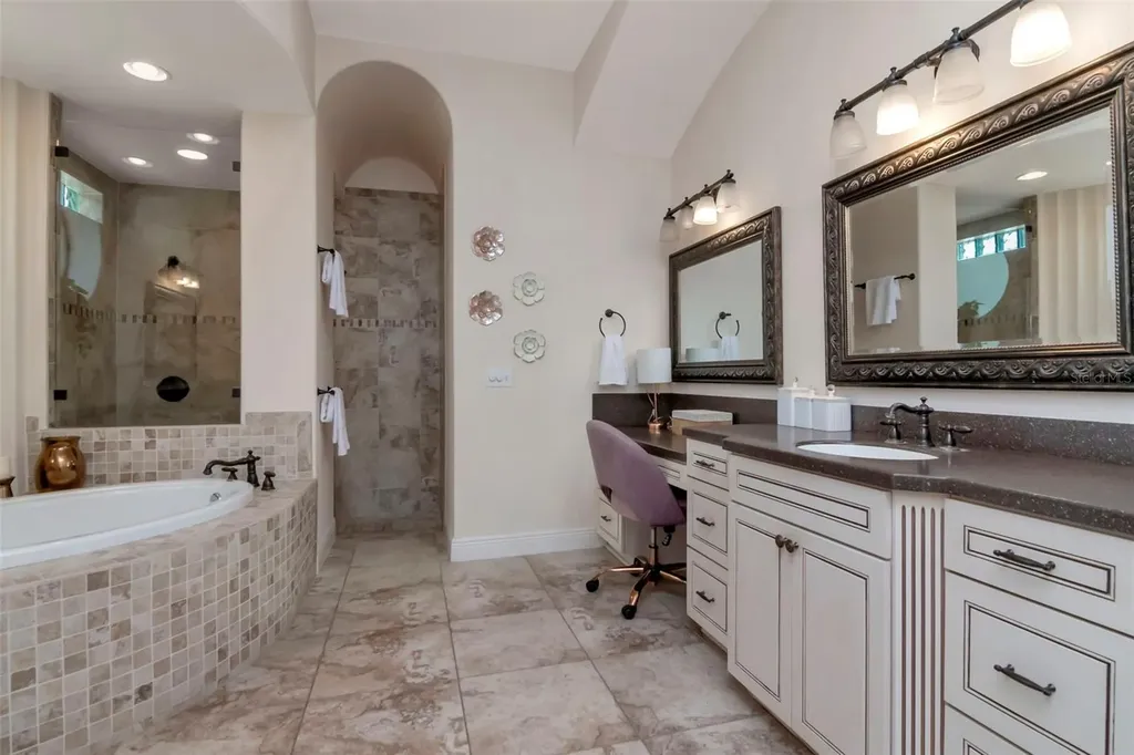 1022 Emerald Creek Drive Valrico FL 33596