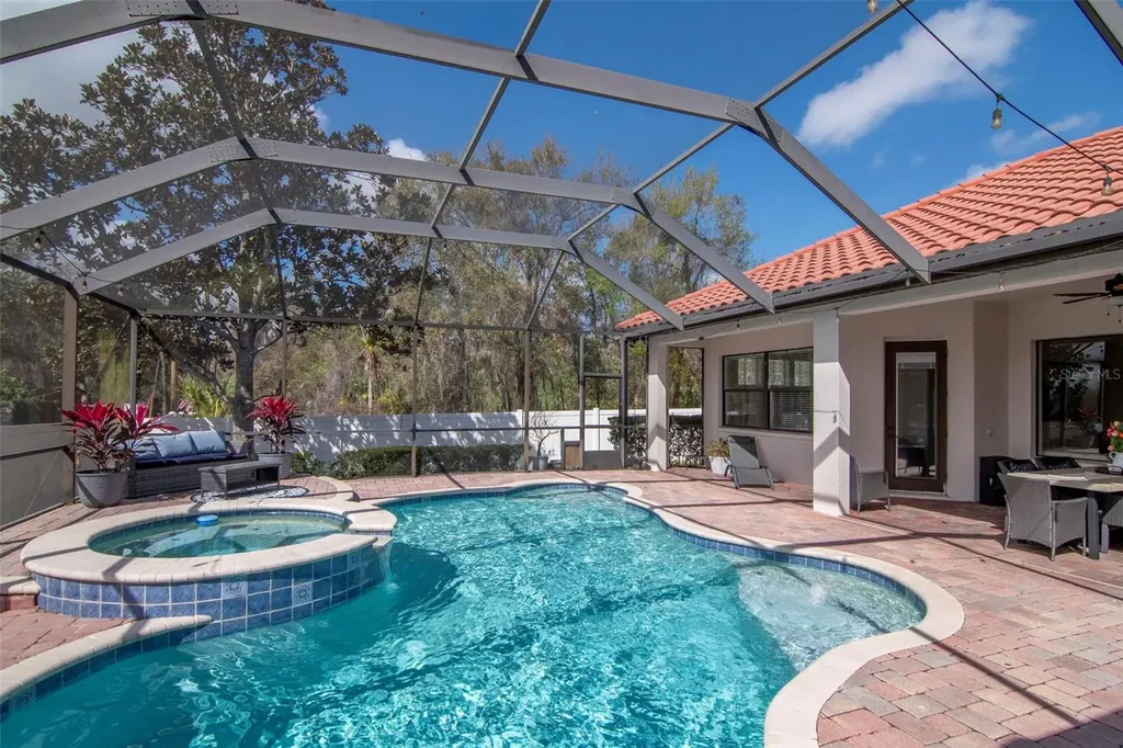 1022 Emerald Creek Drive Valrico FL 33596
