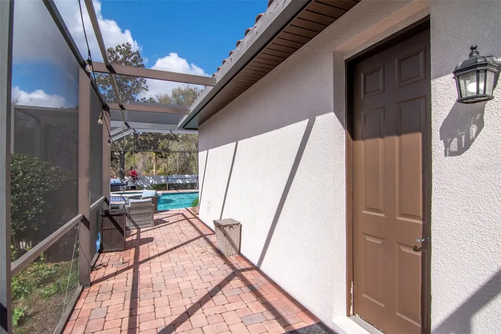 1022 Emerald Creek Drive Valrico FL 33596