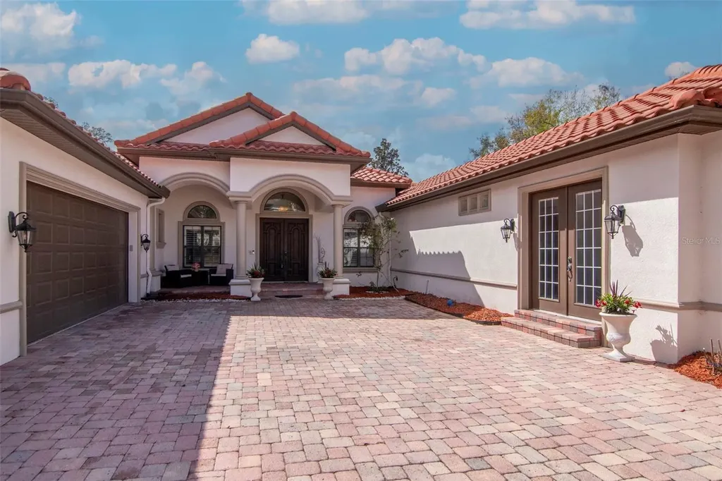 1022 Emerald Creek Drive Valrico FL 33596