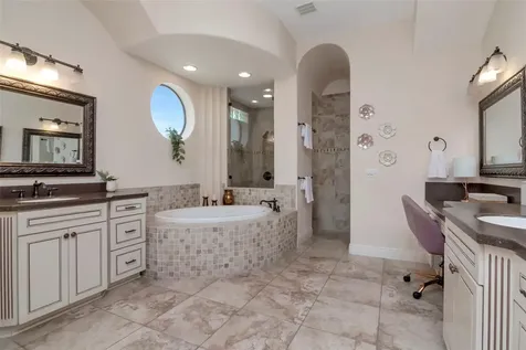1022 Emerald Creek Drive Valrico FL 33596