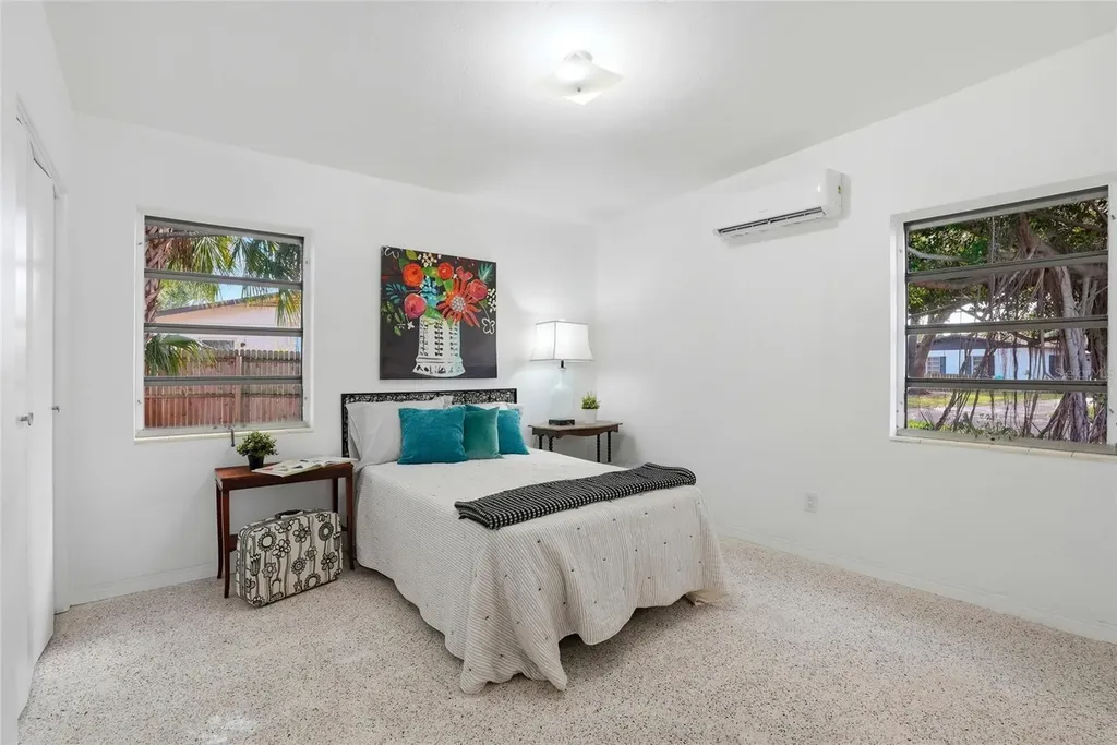1190 79th Avenue N St Petersburg FL 33702