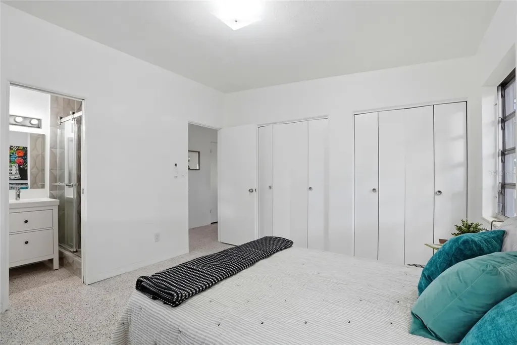 1190 79th Avenue N St Petersburg FL 33702