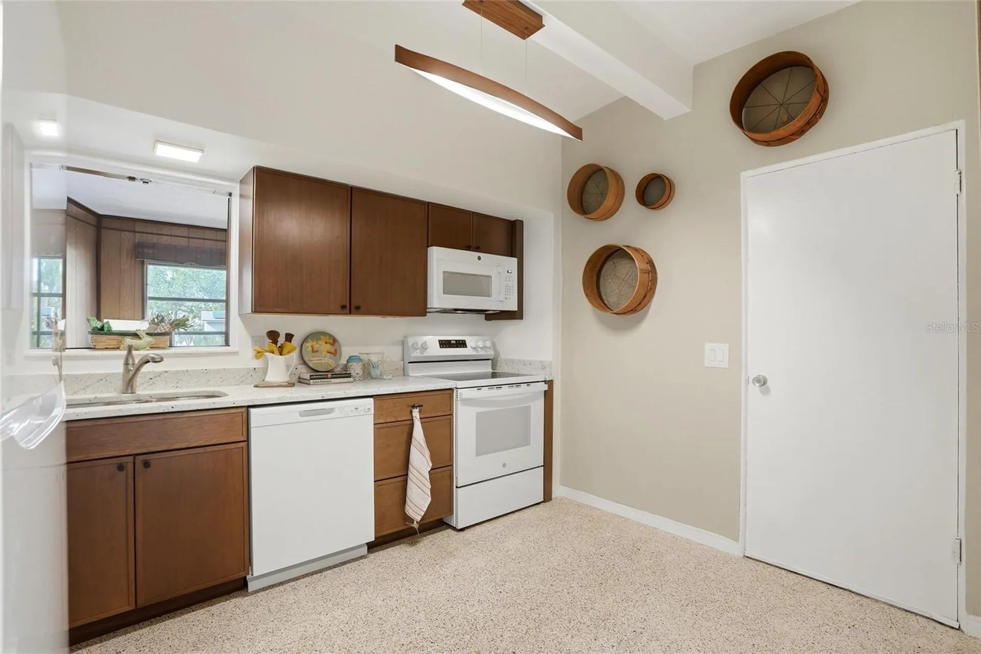 1190 79th Avenue N St Petersburg FL 33702