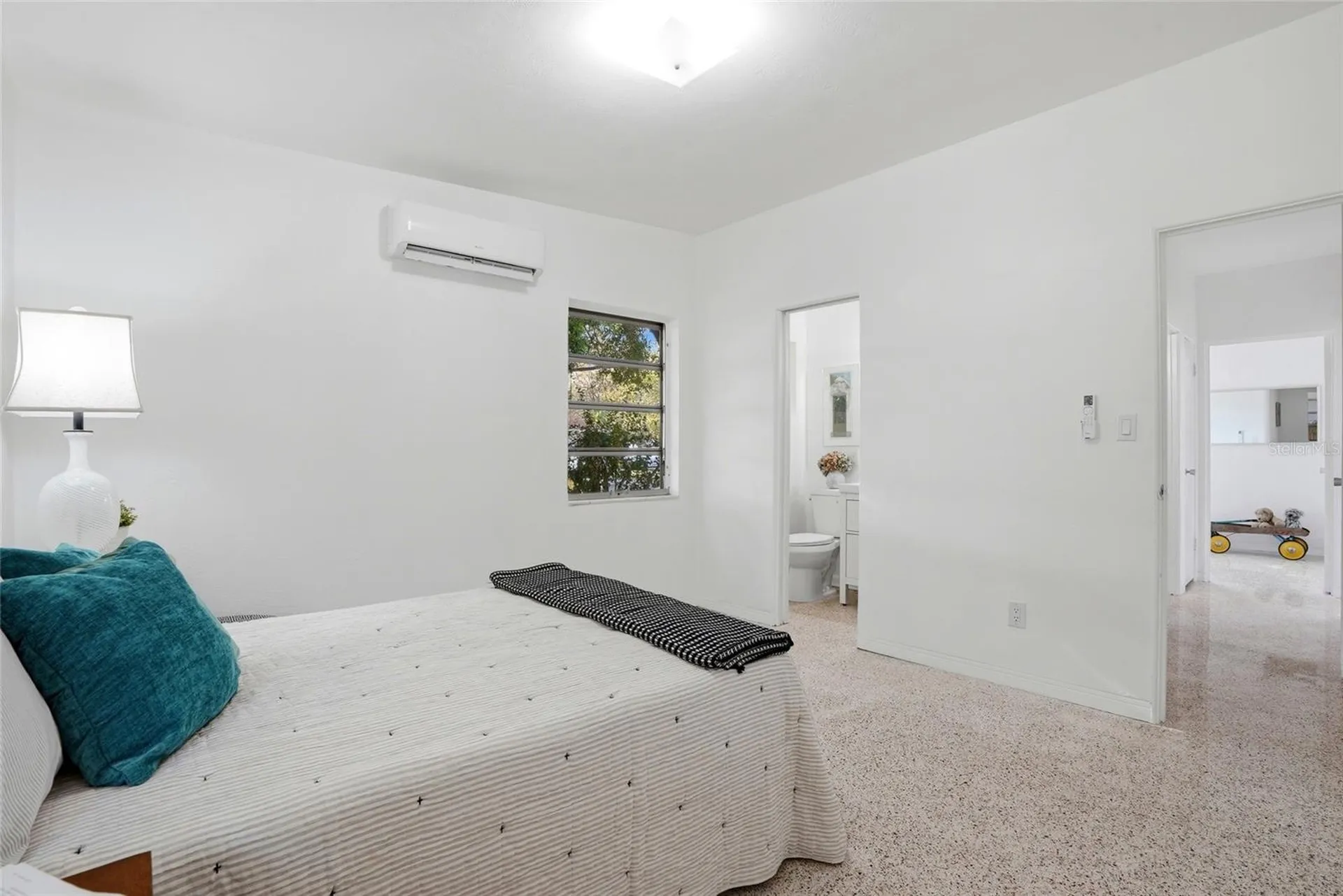 1190 79th Avenue N St Petersburg FL 33702