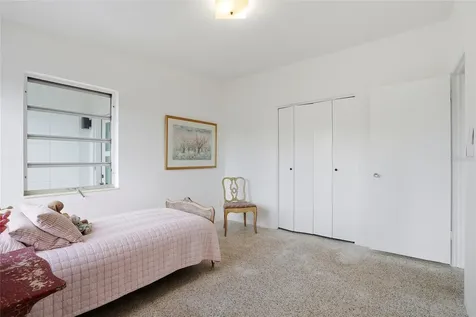 1190 79th Avenue N St Petersburg FL 33702
