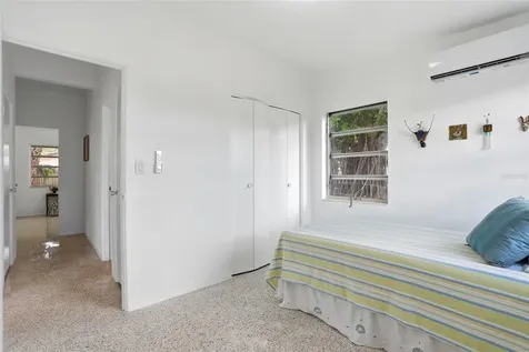 1190 79th Avenue N St Petersburg FL 33702