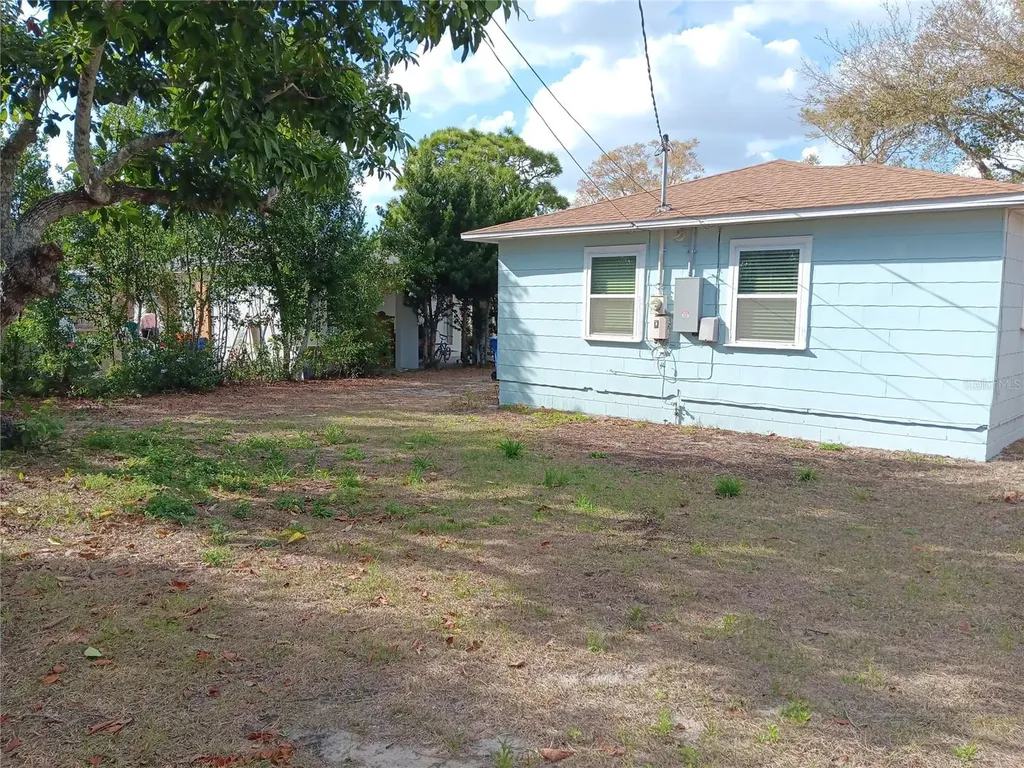 4942 Oxford Avenue N St Petersburg FL 33710