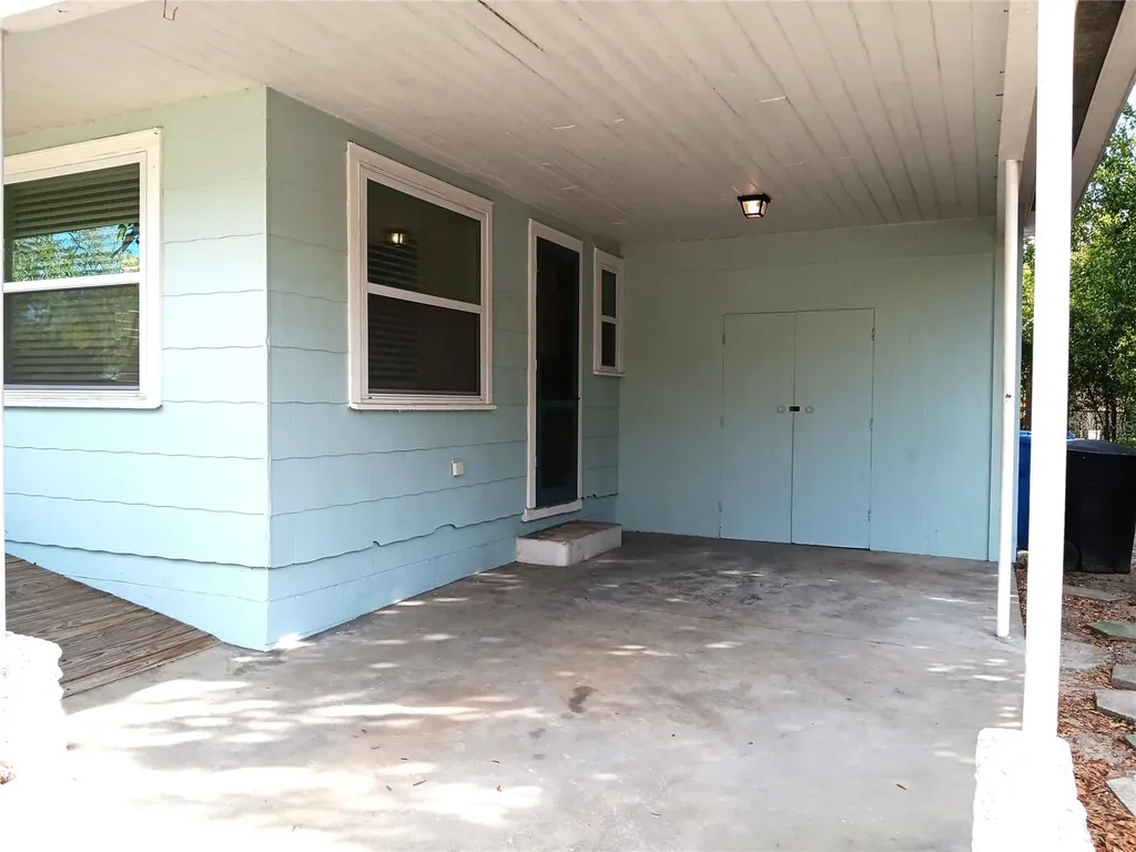 4942 Oxford Avenue N St Petersburg FL 33710