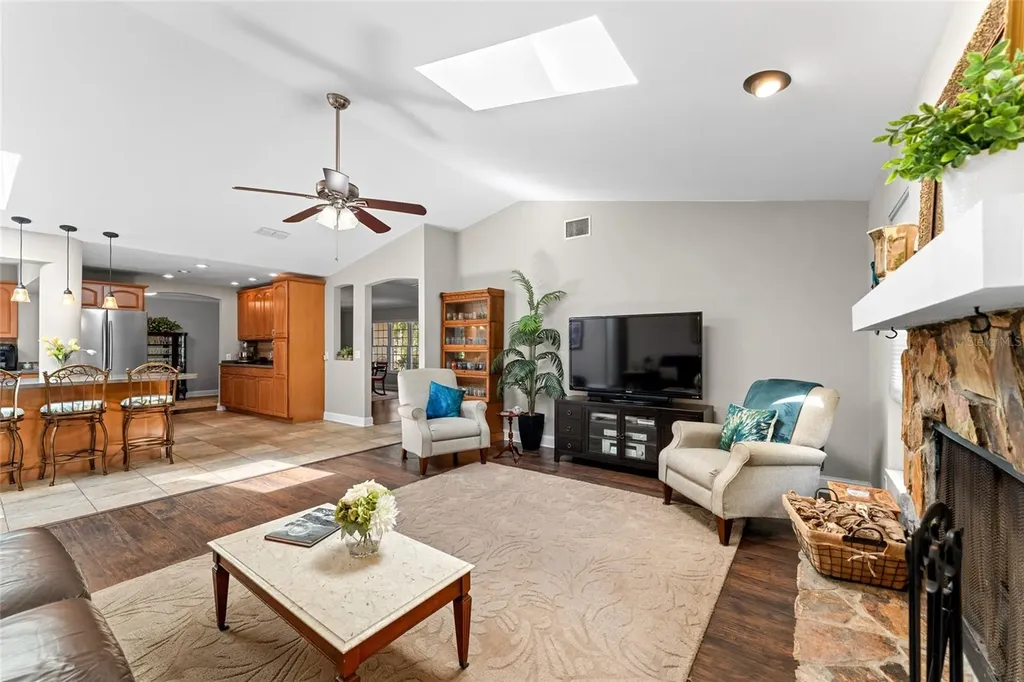 1811 La Grande Drive Dunedin FL 34698