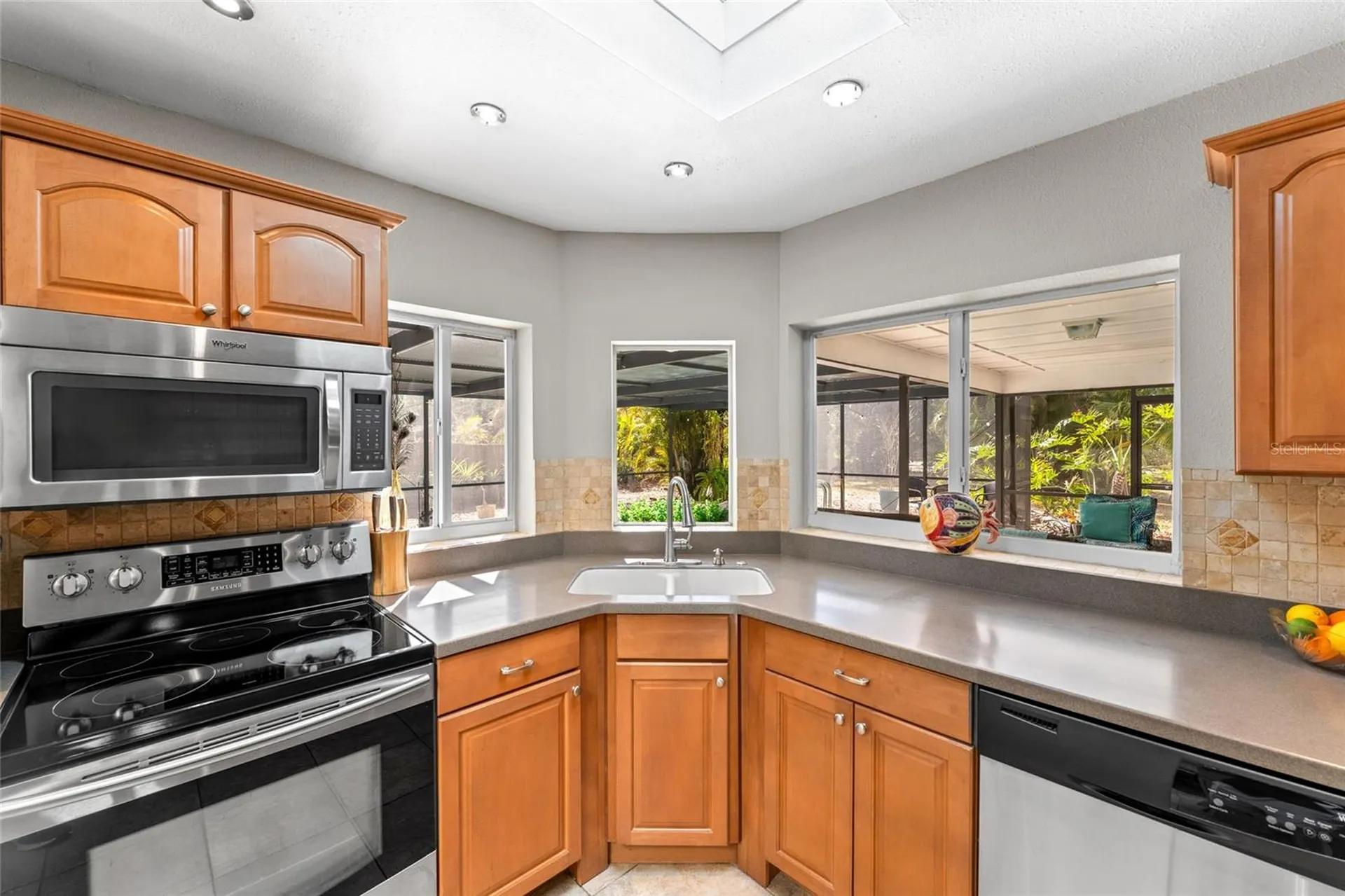 1811 La Grande Drive Dunedin FL 34698