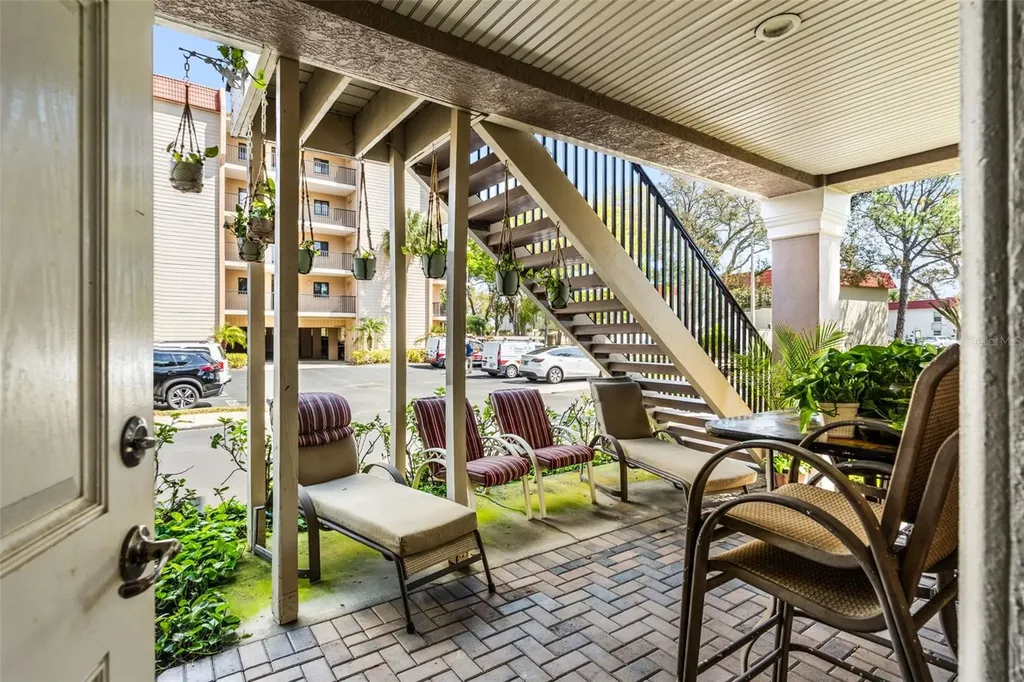 606 Bella Loop Dunedin FL 34698