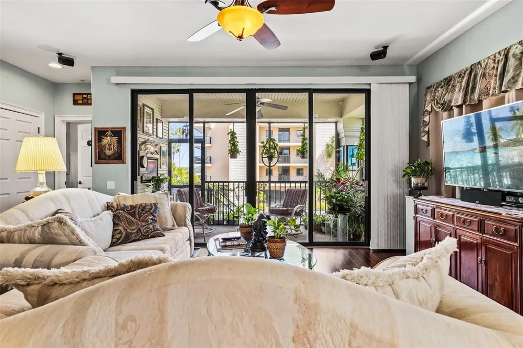 606 Bella Loop Dunedin FL 34698