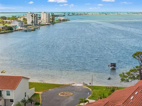 606 Bella Loop Dunedin FL 34698