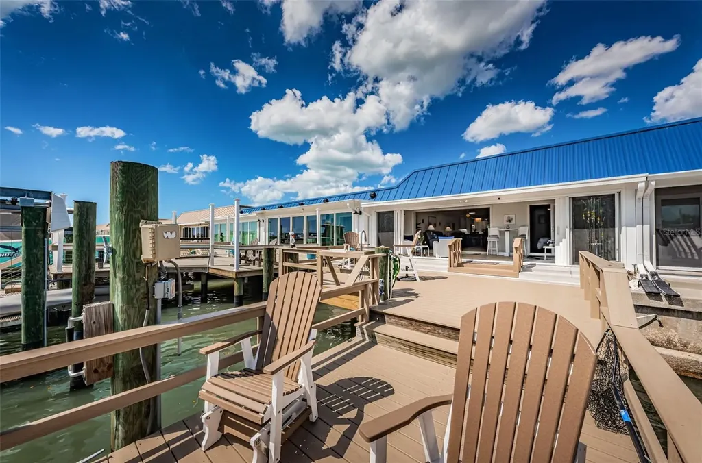 476 Boca Ciega Point Boulevard S St Petersburg FL 33708