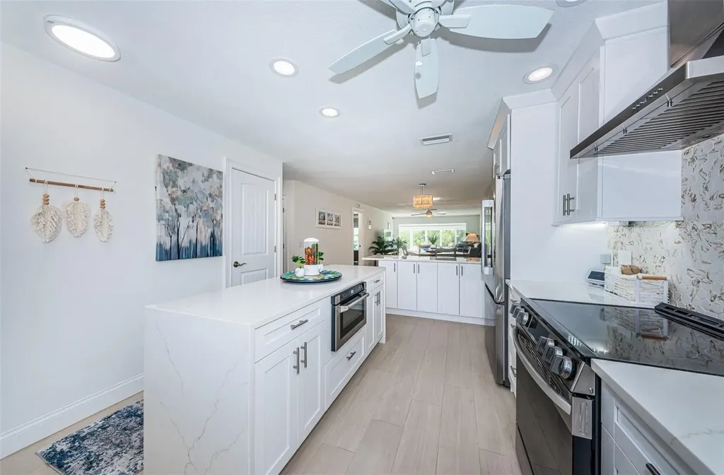 476 Boca Ciega Point Boulevard S St Petersburg FL 33708