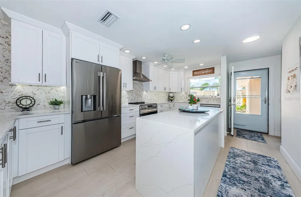 476 Boca Ciega Point Boulevard S St Petersburg FL 33708