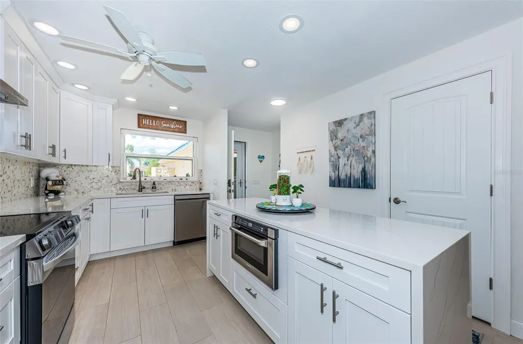 476 Boca Ciega Point Boulevard S St Petersburg FL 33708