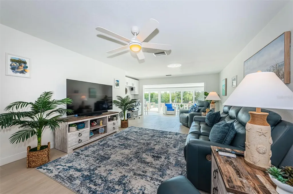476 Boca Ciega Point Boulevard S St Petersburg FL 33708