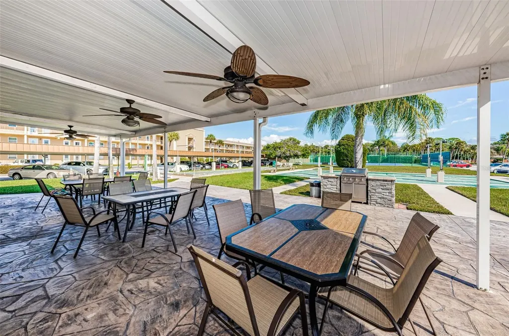 476 Boca Ciega Point Boulevard S St Petersburg FL 33708