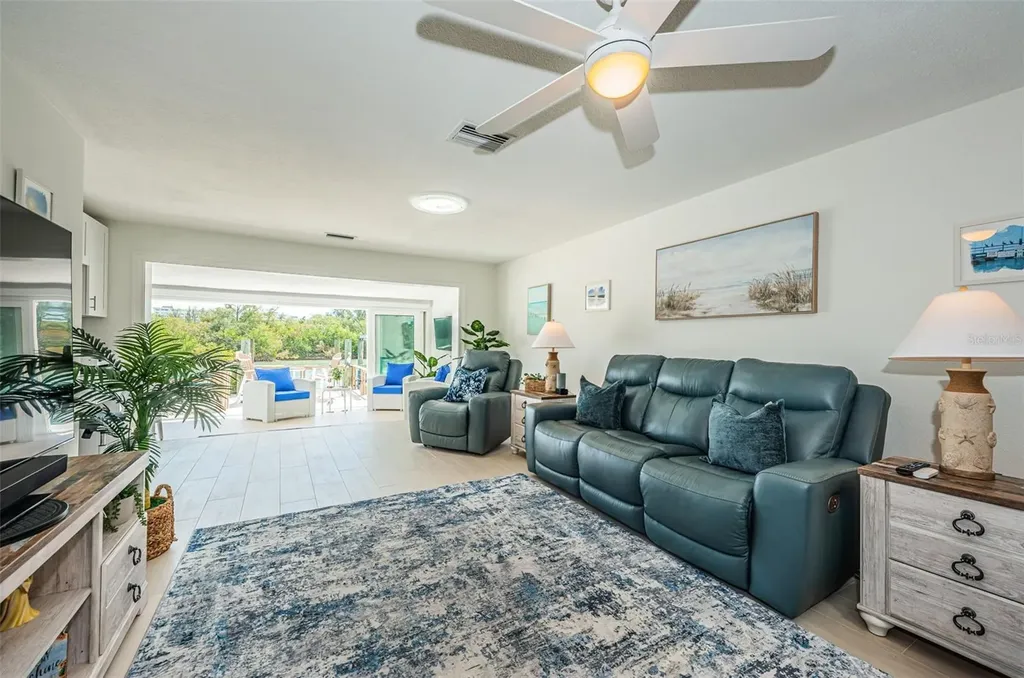 476 Boca Ciega Point Boulevard S St Petersburg FL 33708