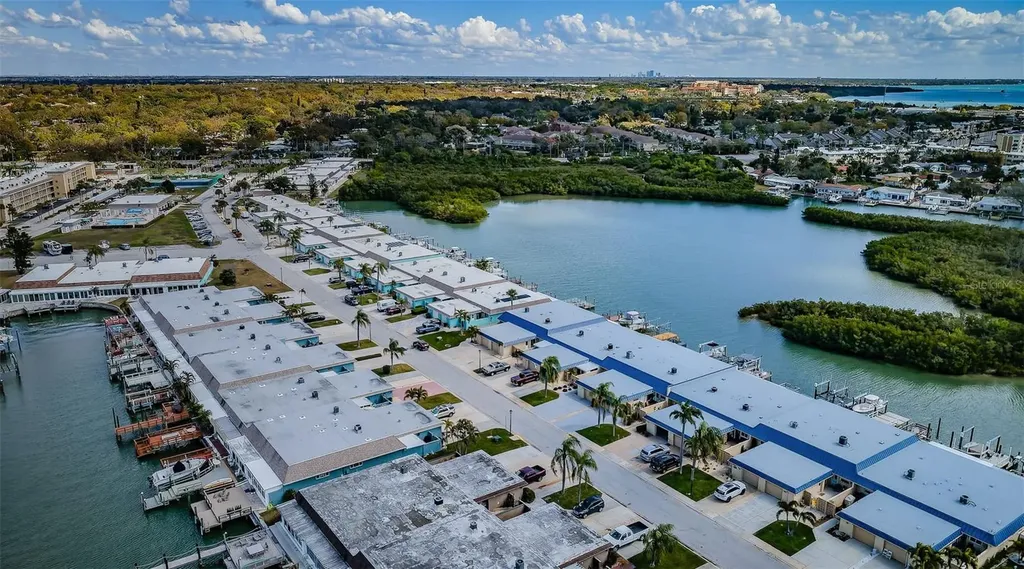 476 Boca Ciega Point Boulevard S St Petersburg FL 33708