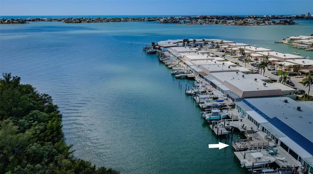 476 Boca Ciega Point Boulevard S St Petersburg FL 33708