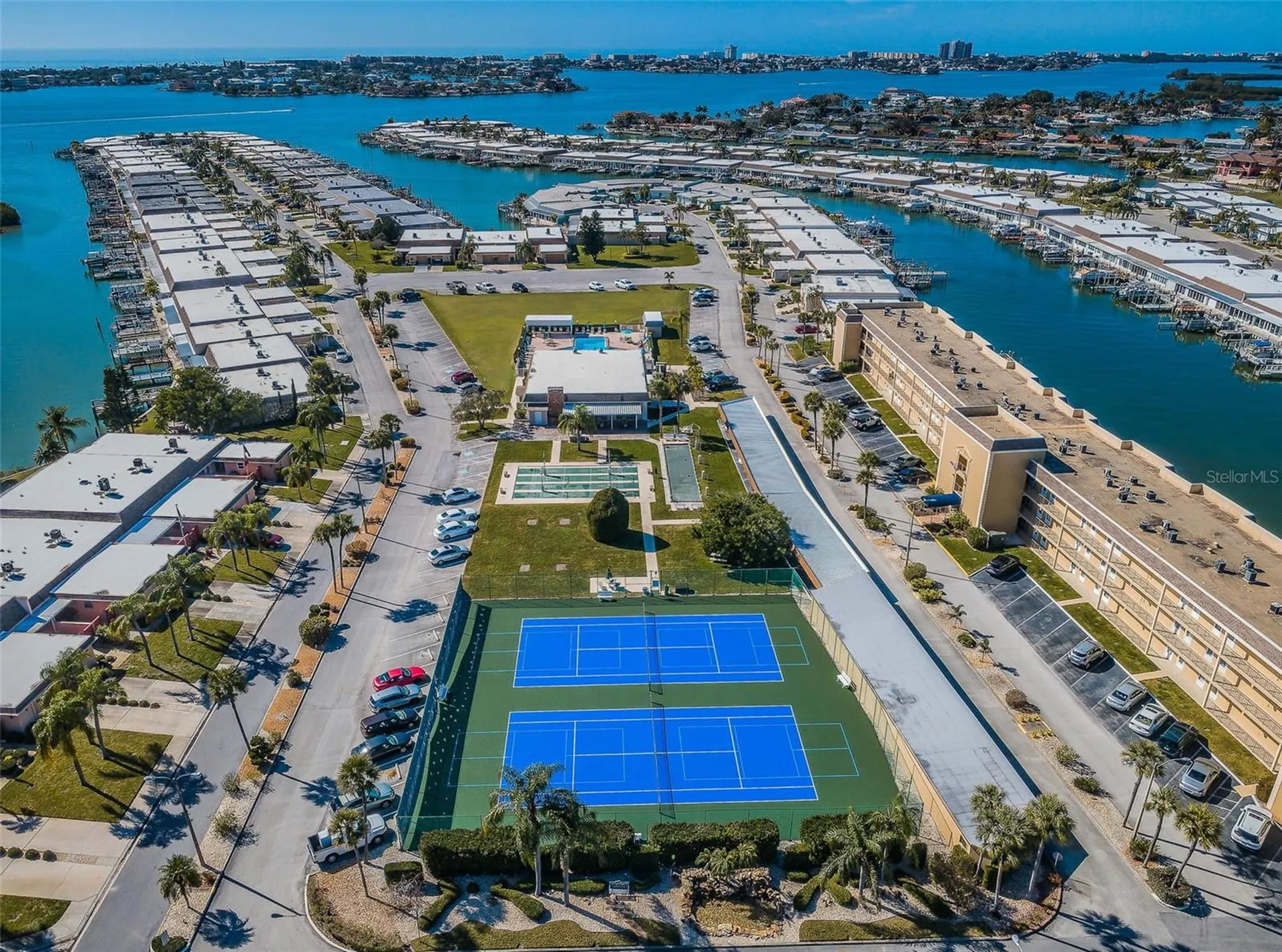 476 Boca Ciega Point Boulevard S St Petersburg FL 33708