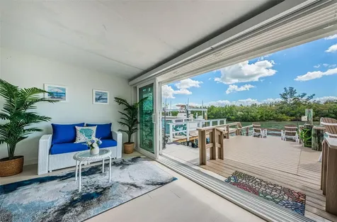 476 Boca Ciega Point Boulevard S St Petersburg FL 33708