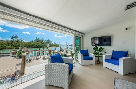 476 Boca Ciega Point Boulevard S St Petersburg FL 33708