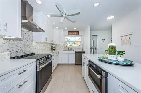 476 Boca Ciega Point Boulevard S St Petersburg FL 33708