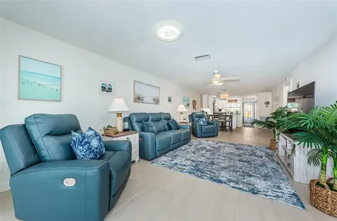 476 Boca Ciega Point Boulevard S St Petersburg FL 33708