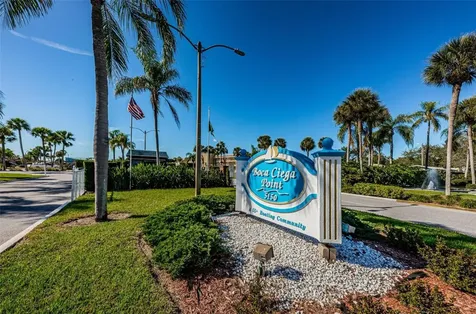 476 Boca Ciega Point Boulevard S St Petersburg FL 33708