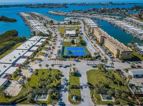 476 Boca Ciega Point Boulevard S St Petersburg FL 33708